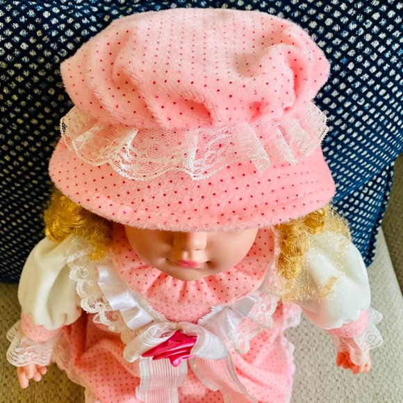 Beautiful doll from India Like new. - Picture 7 of 16